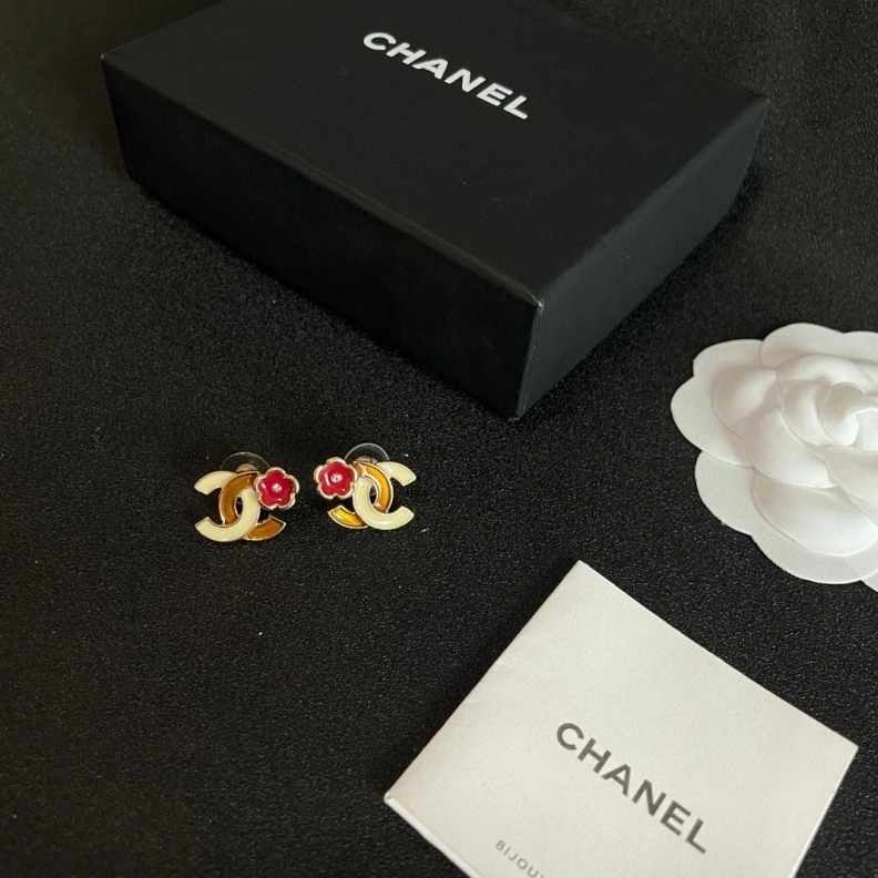 Minimalist Chxnxl Earrings 284420