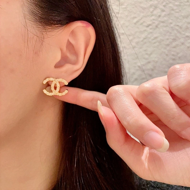 Trendsetting Chxnxl Earrings 284433