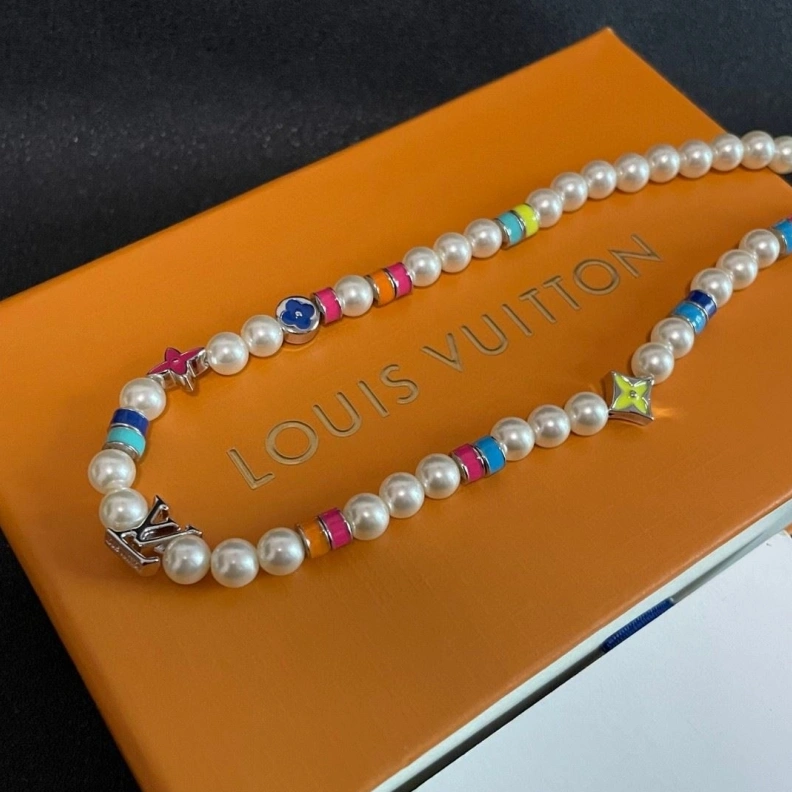 Popular LX Necklaces 308541