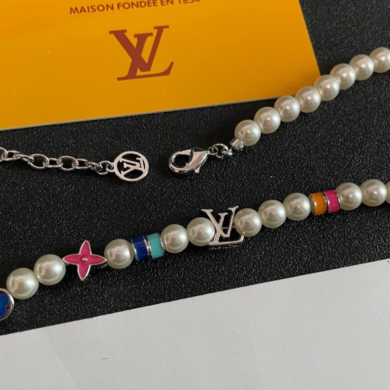 Popular LX Necklaces 308541