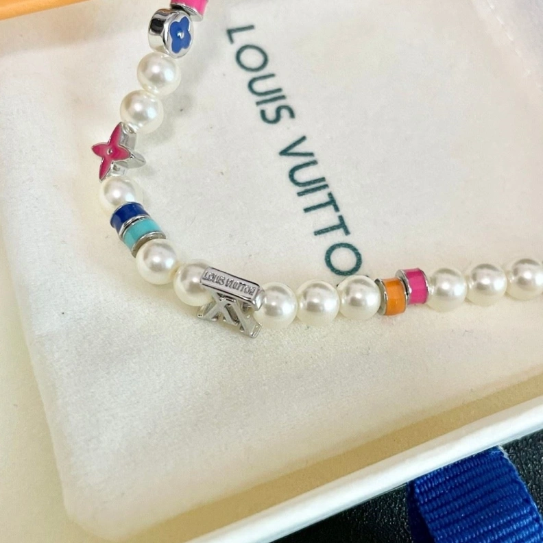 Popular LX Necklaces 308541