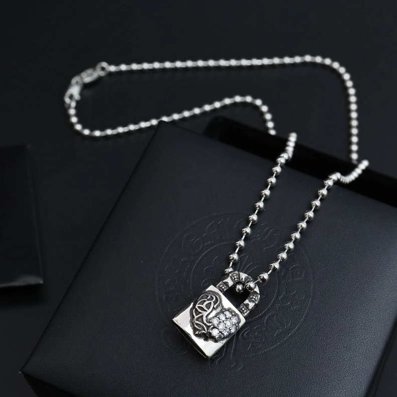 EyeCatching Chrxmx Hxxrts Necklaces 297895