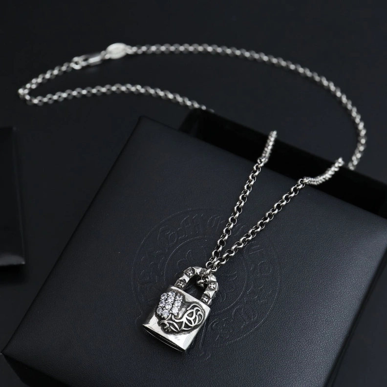 EyeCatching Chrxmx Hxxrts Necklaces 297895