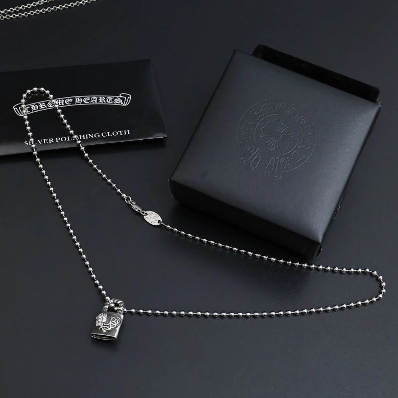 EyeCatching Chrxmx Hxxrts Necklaces 297895