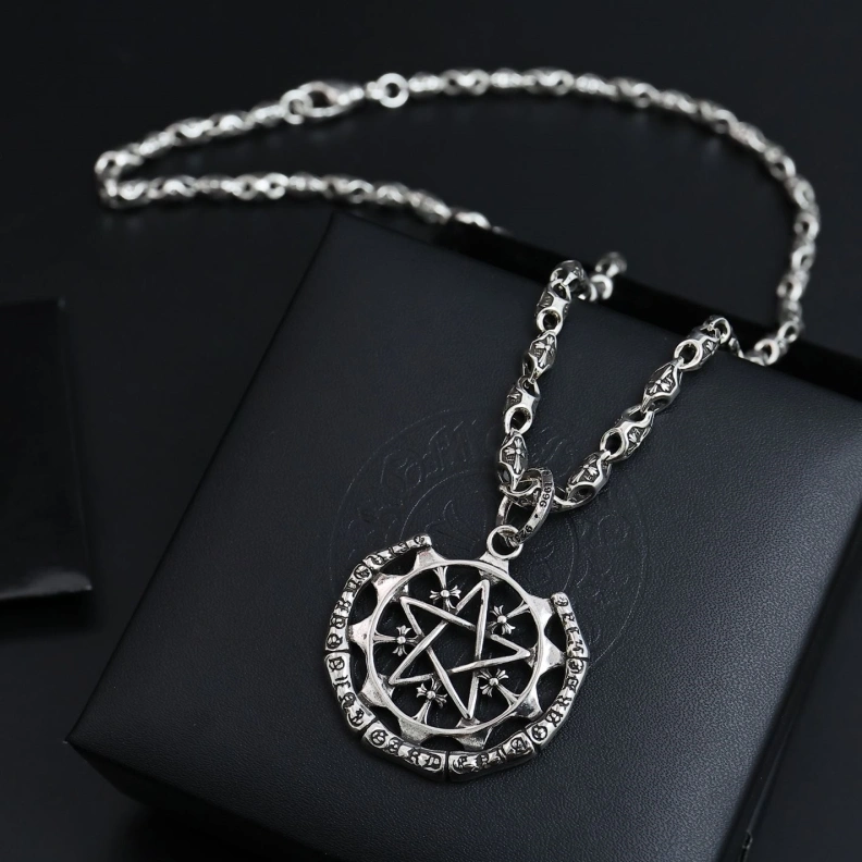 Breathable Chrxmx Hxxrts Necklaces 297891