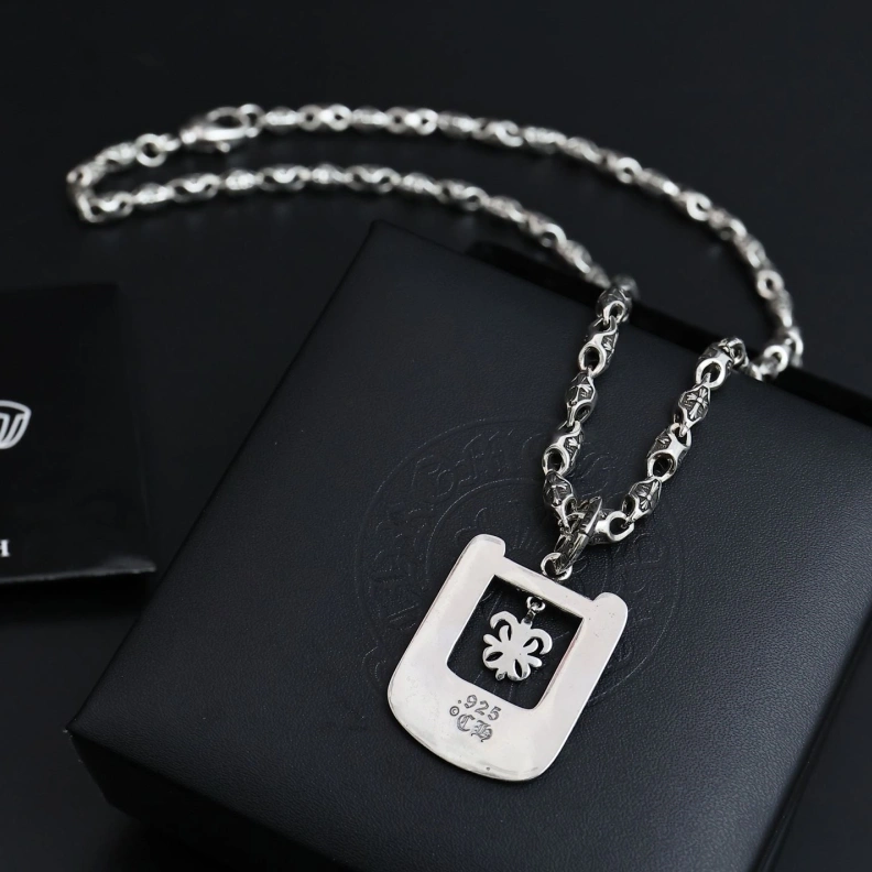 GoAnywhere Chrxmx Hxxrts Necklaces 297889