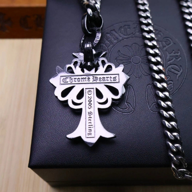 Comfortable Chrxmx Hxxrts Necklaces 296109