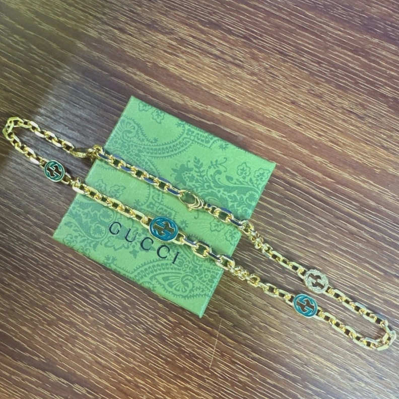 Gxccx Necklaces Affordable 302087