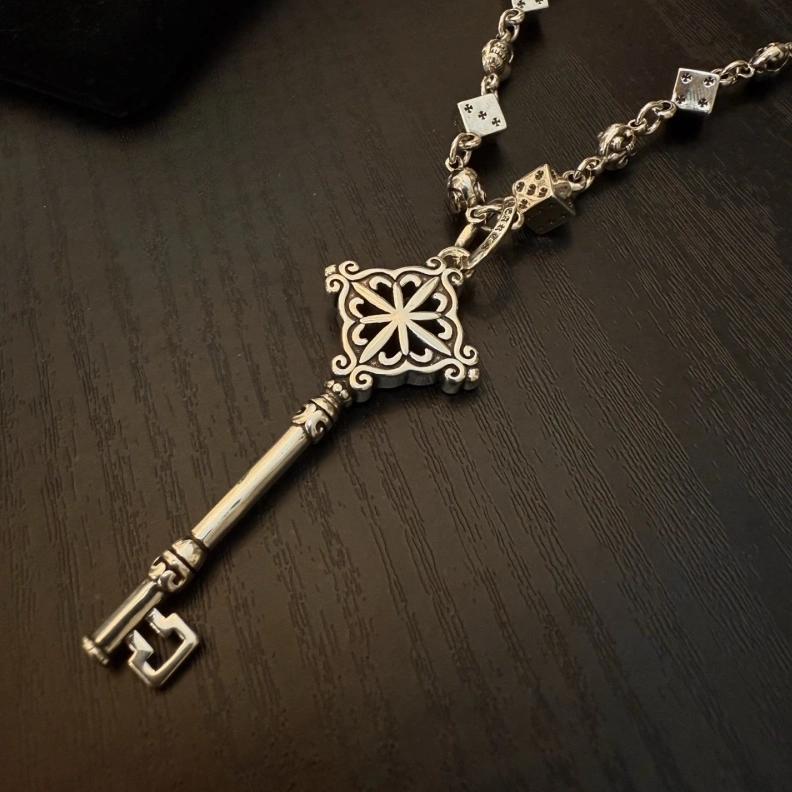 Chrxmx Hxxrts Necklaces Sleek 296084