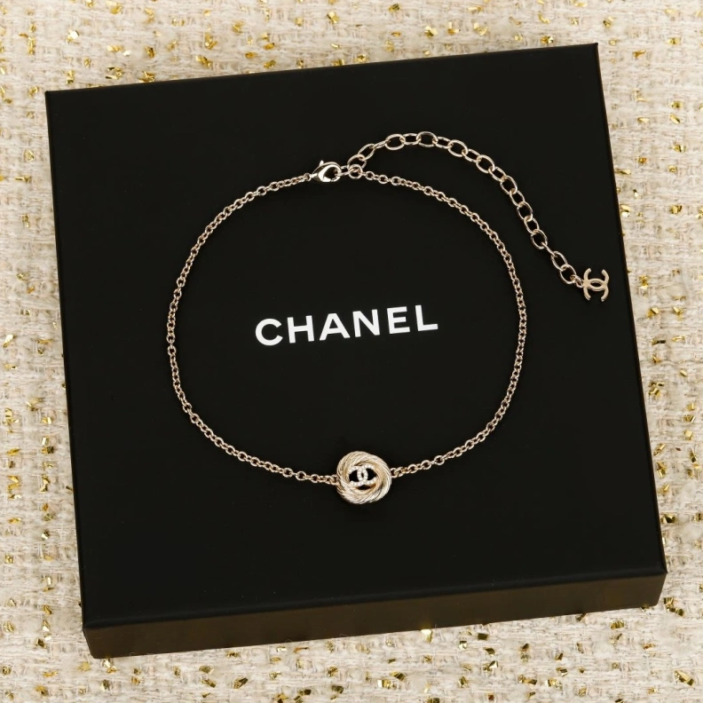 Minimalist Chxnxl Necklaces 284990