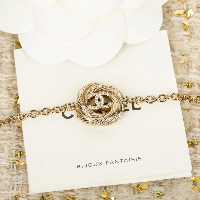 Minimalist Chxnxl Necklaces 284990
