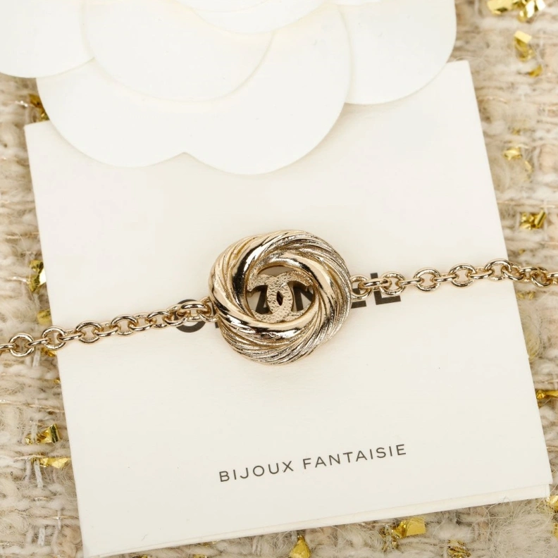Minimalist Chxnxl Necklaces 284990