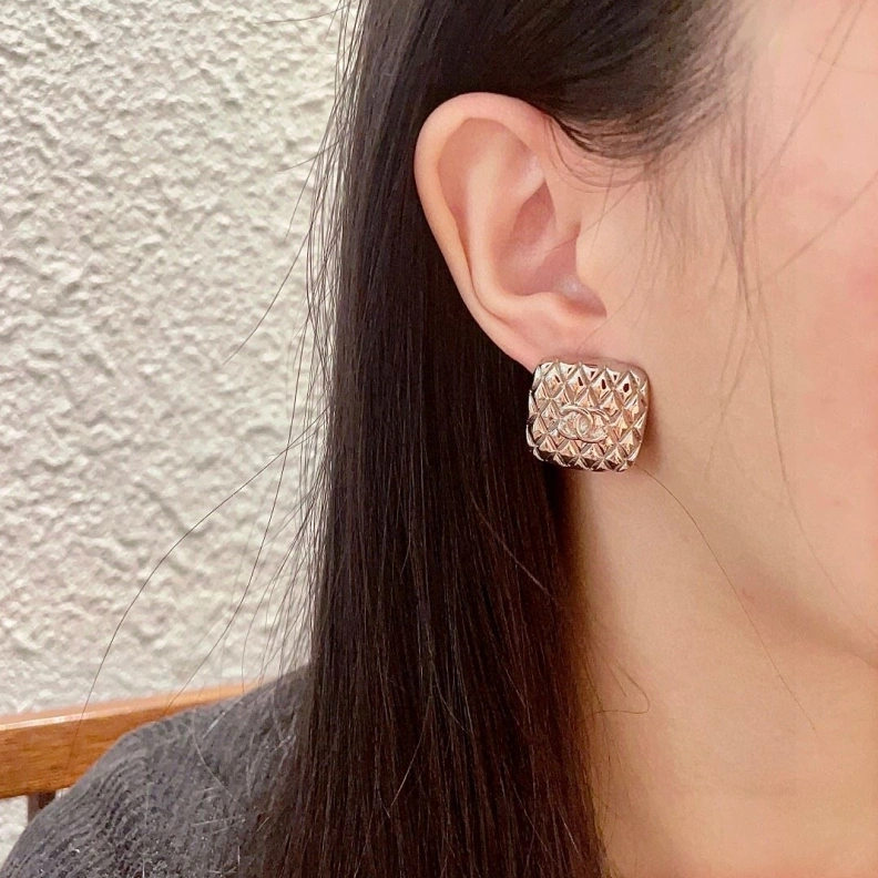 Trendy Chxnxl Earrings 284408
