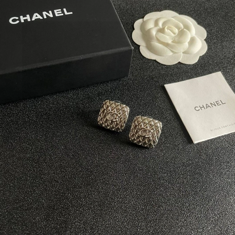 Trendy Chxnxl Earrings 284408