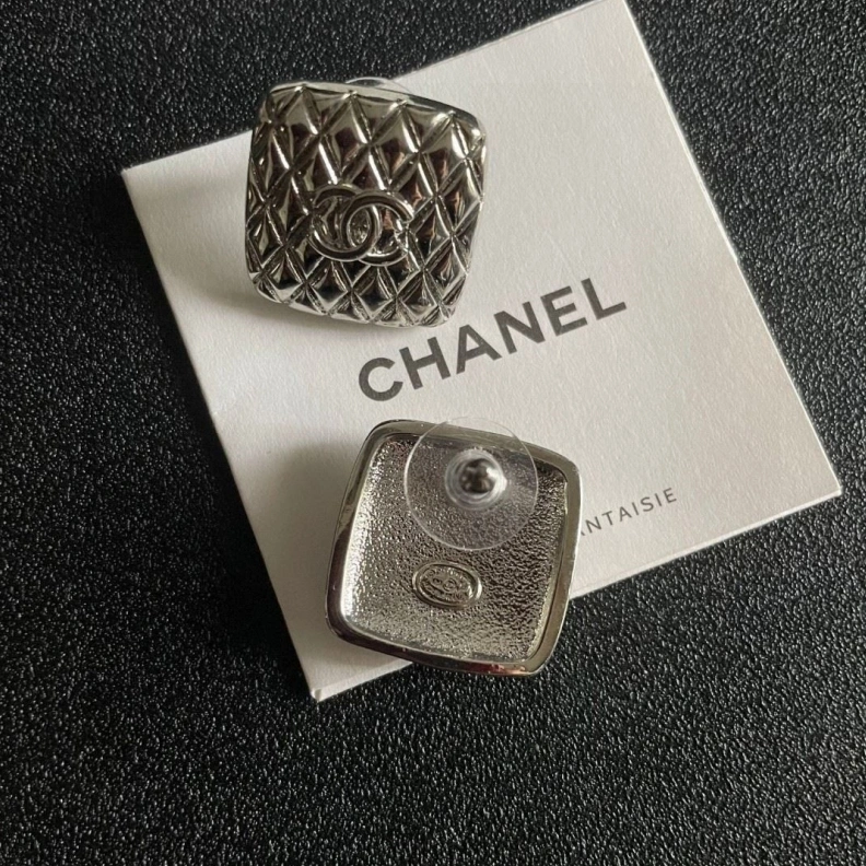 Trendy Chxnxl Earrings 284408