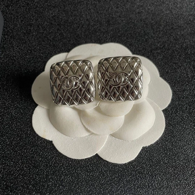 Trendy Chxnxl Earrings 284408