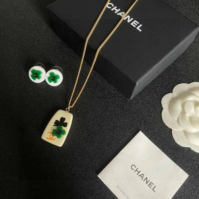 Trendy Chxnxl Earrings 284394