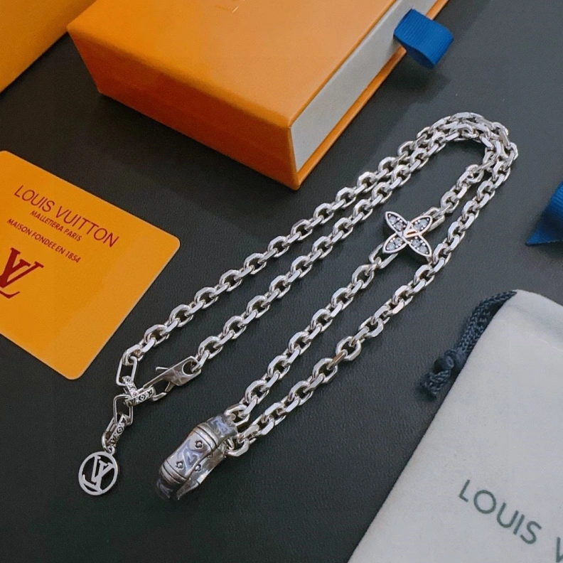 Versatile LX Necklaces 308557