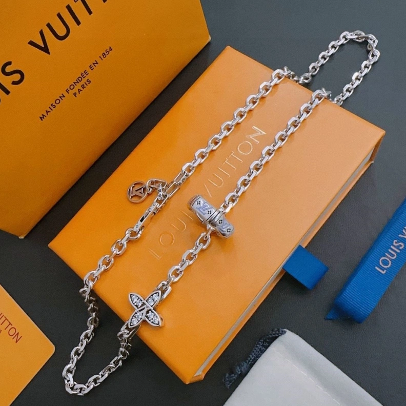 Versatile LX Necklaces 308557