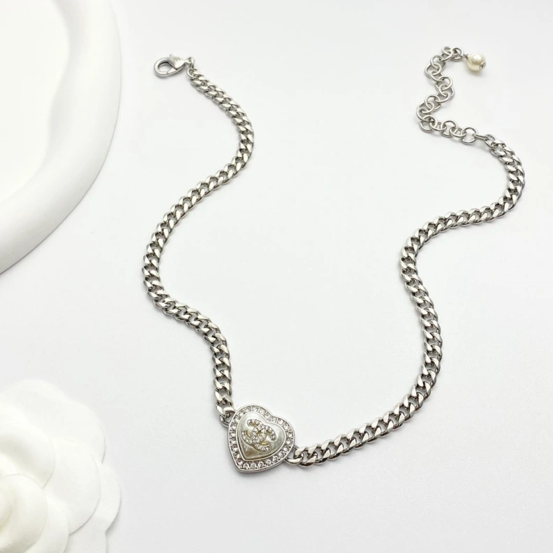 Sleek Chxnxl Necklaces 284987