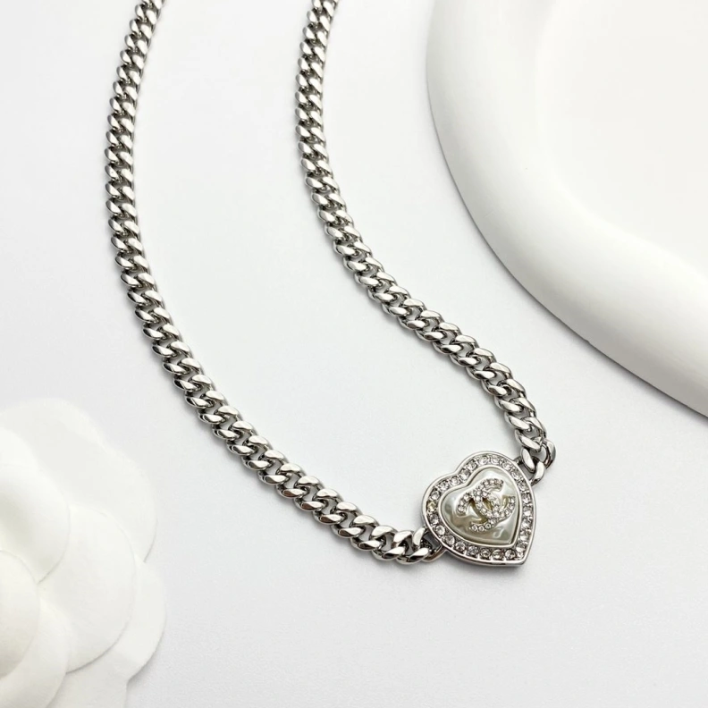 Sleek Chxnxl Necklaces 284987