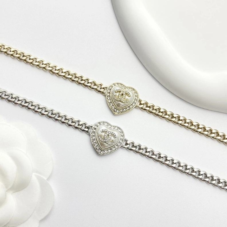 Sleek Chxnxl Necklaces 284987