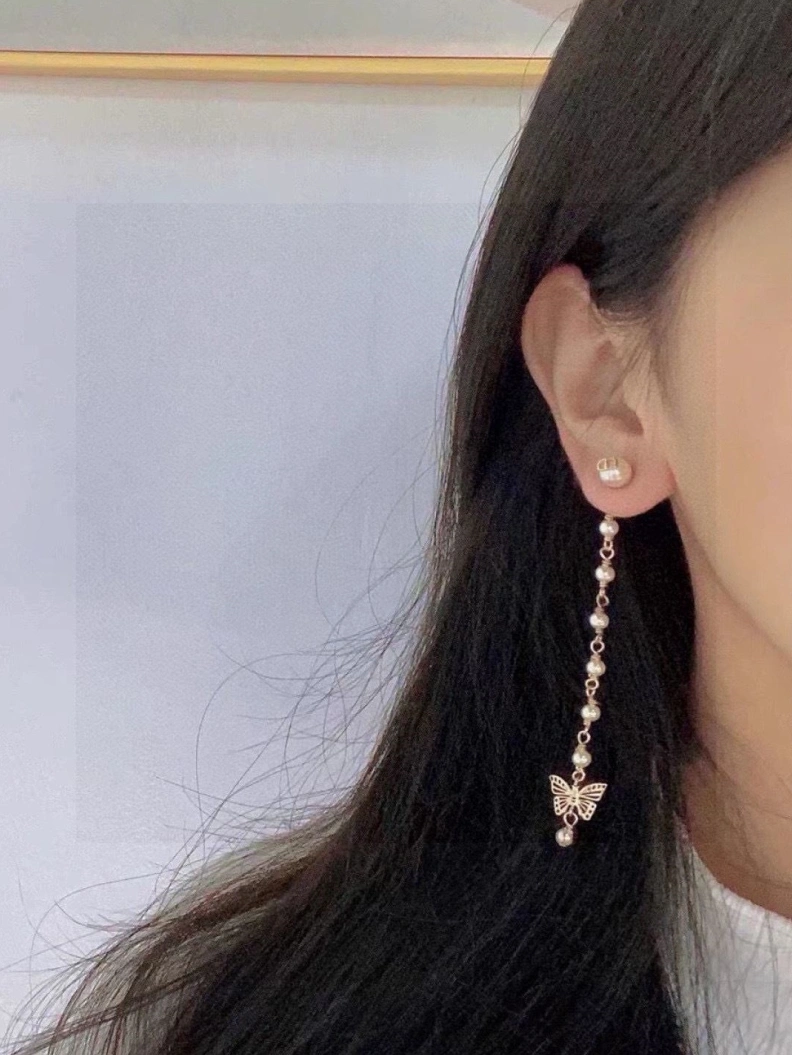 Soft Christian Dxxr Earrings 293928