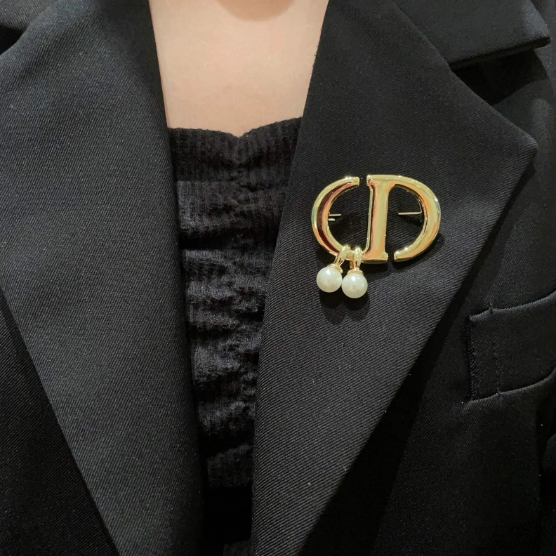 Unique Christian Dxxr Brooches 293979