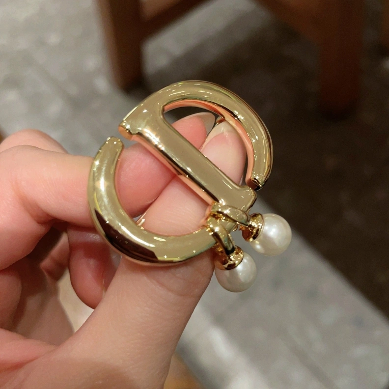 Unique Christian Dxxr Brooches 293979