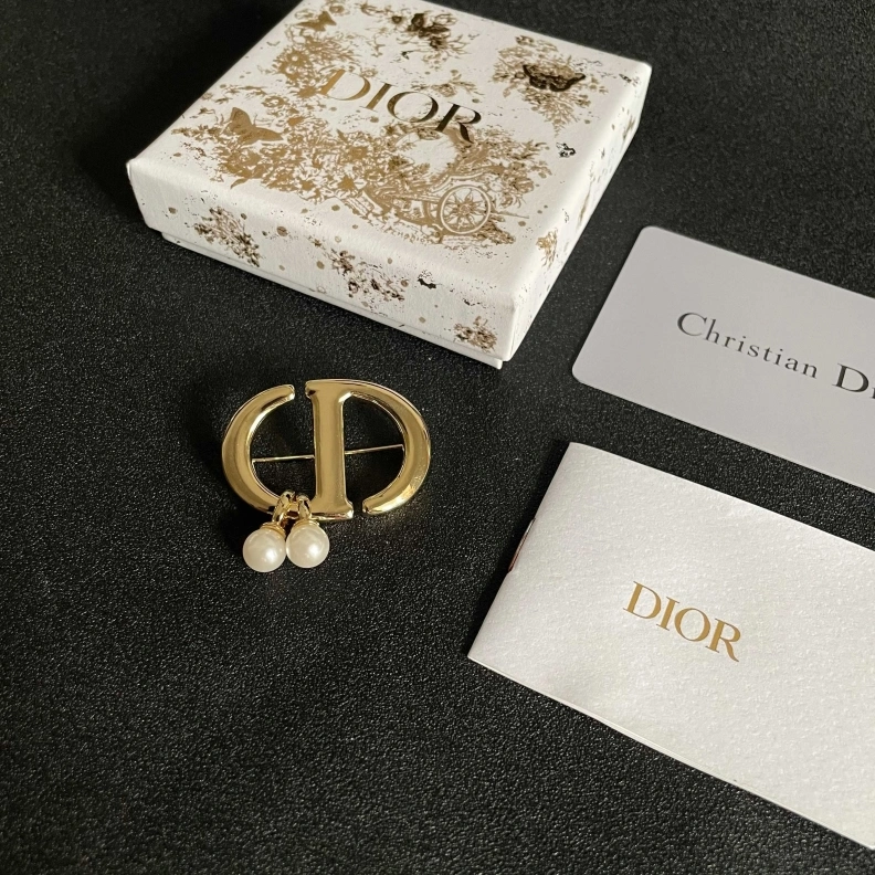 Unique Christian Dxxr Brooches 293979