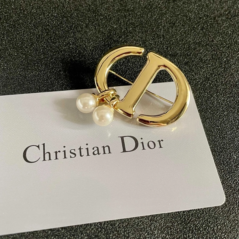 Unique Christian Dxxr Brooches 293979