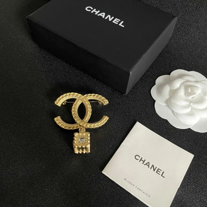 AllSeason Chxnxl Brooches 284649