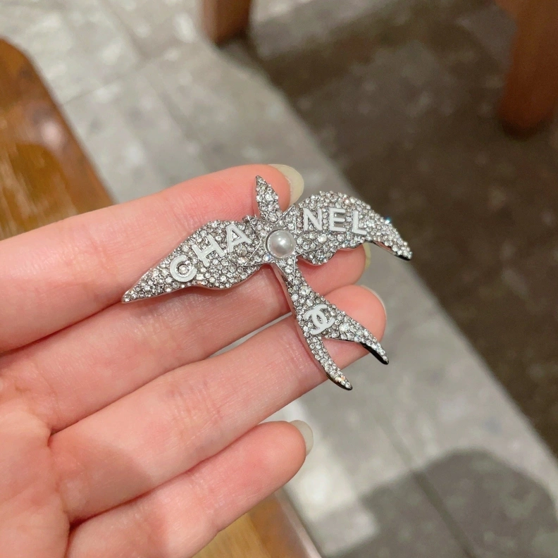 Chxnxl Brooches Timeless 284648