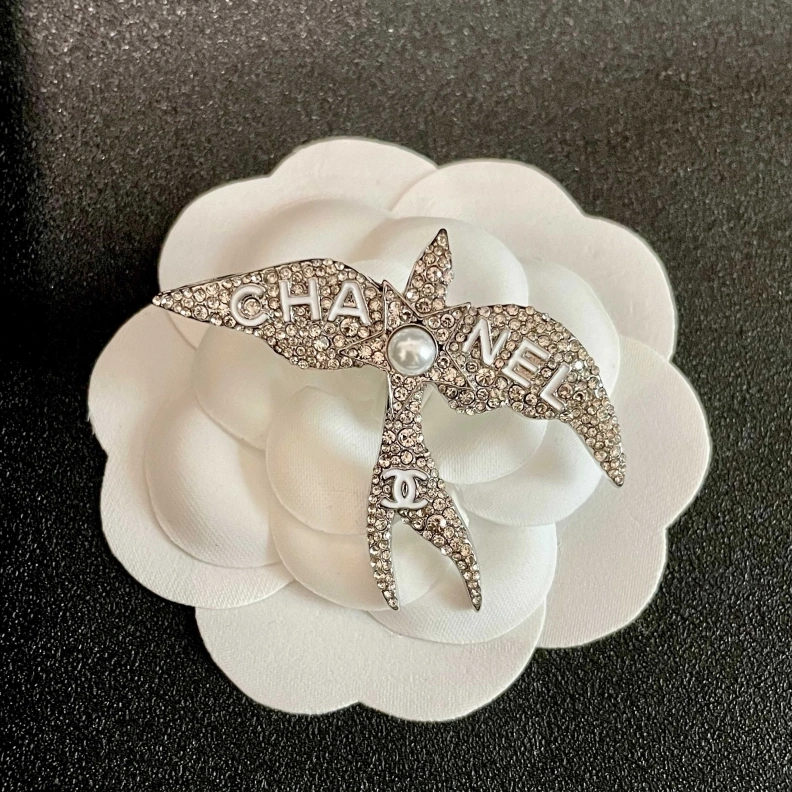 Chxnxl Brooches Timeless 284648