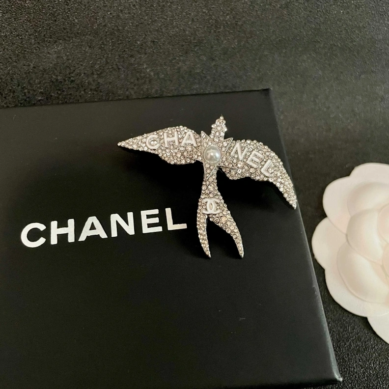 Chxnxl Brooches Timeless 284648