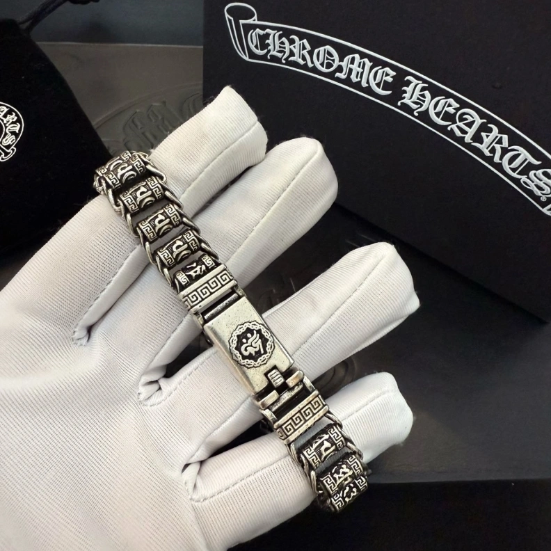 EyeCatching Chrxmx Hxxrts Bracelets 298262