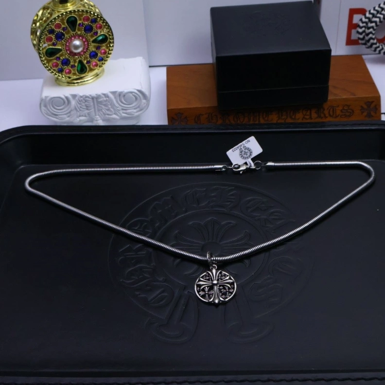 Lightweight Chrxmx Hxxrts Necklaces 296075
