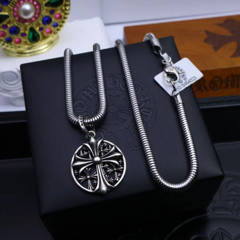 Lightweight Chrxmx Hxxrts Necklaces 296075