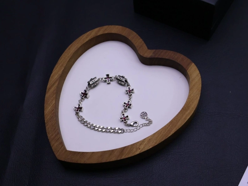 Resilient Chrxmx Hxxrts Bracelets 296552