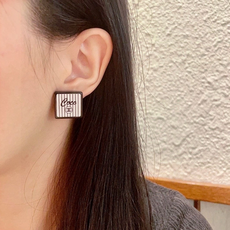 Efficient Chxnxl Earrings 284381