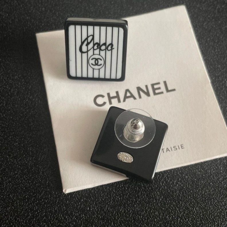 Efficient Chxnxl Earrings 284381
