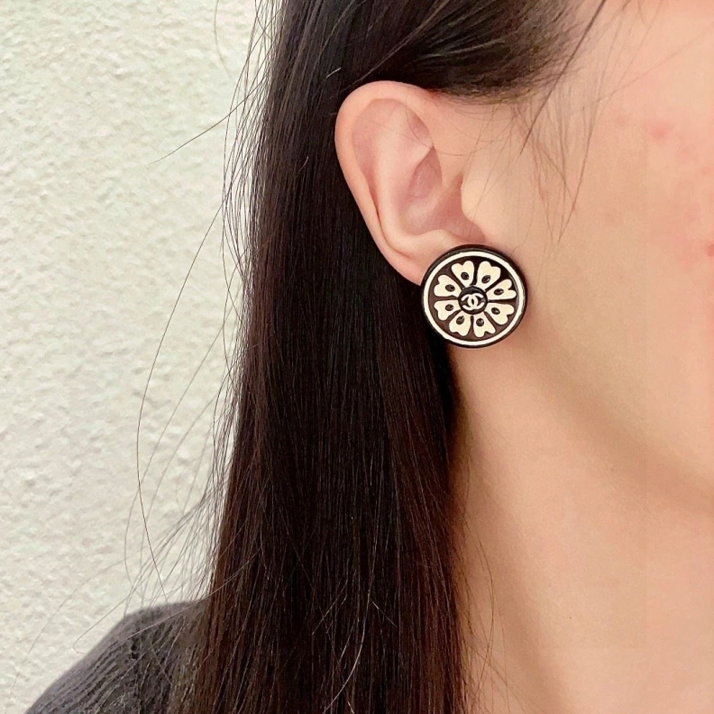 Cozy Chxnxl Earrings 284371