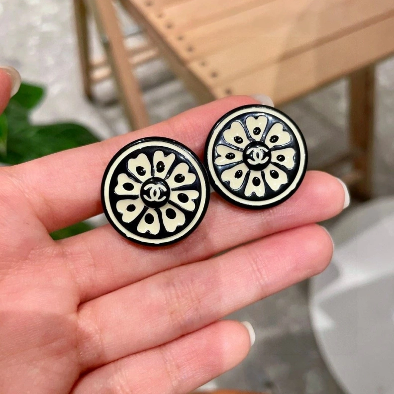 Cozy Chxnxl Earrings 284371