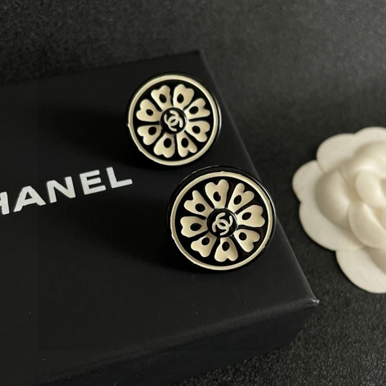 Cozy Chxnxl Earrings 284371