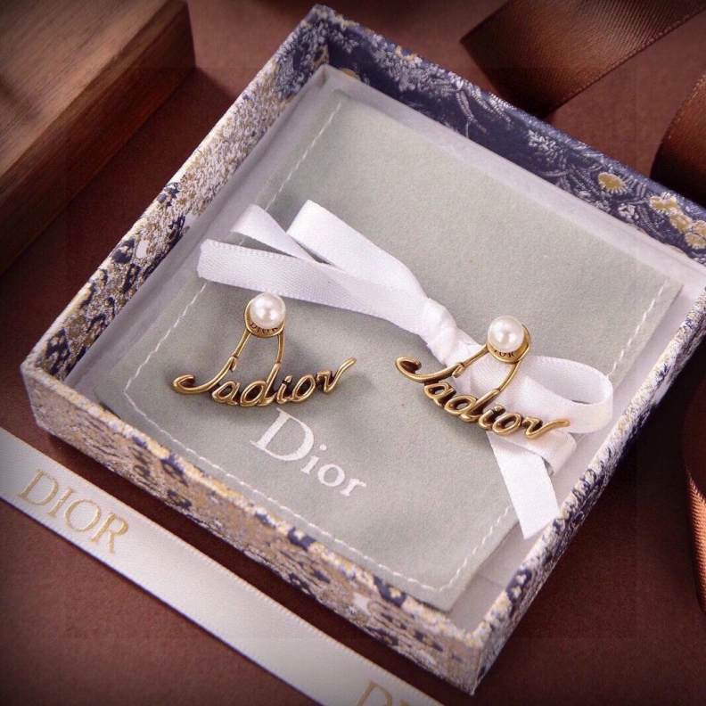 Christian Dxxr Earrings Trendsetting 293904
