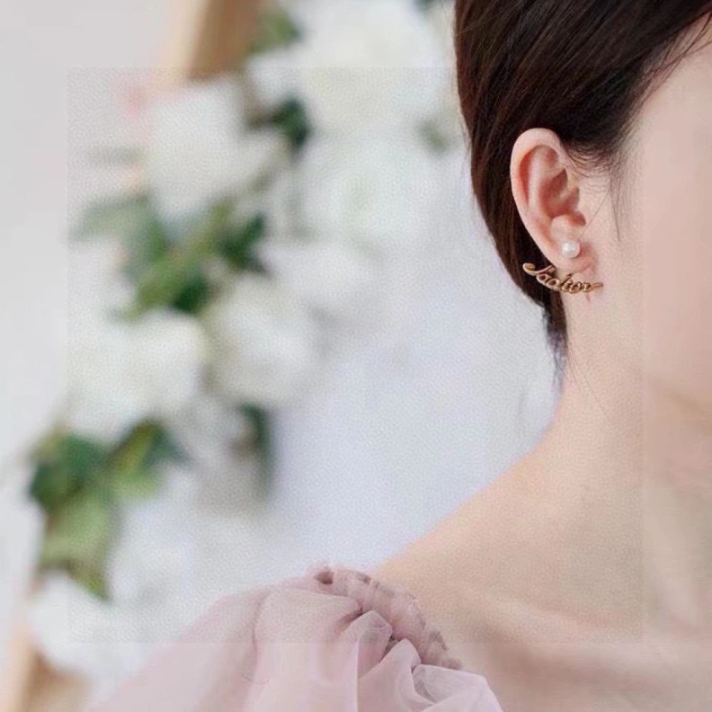 Christian Dxxr Earrings Trendsetting 293904