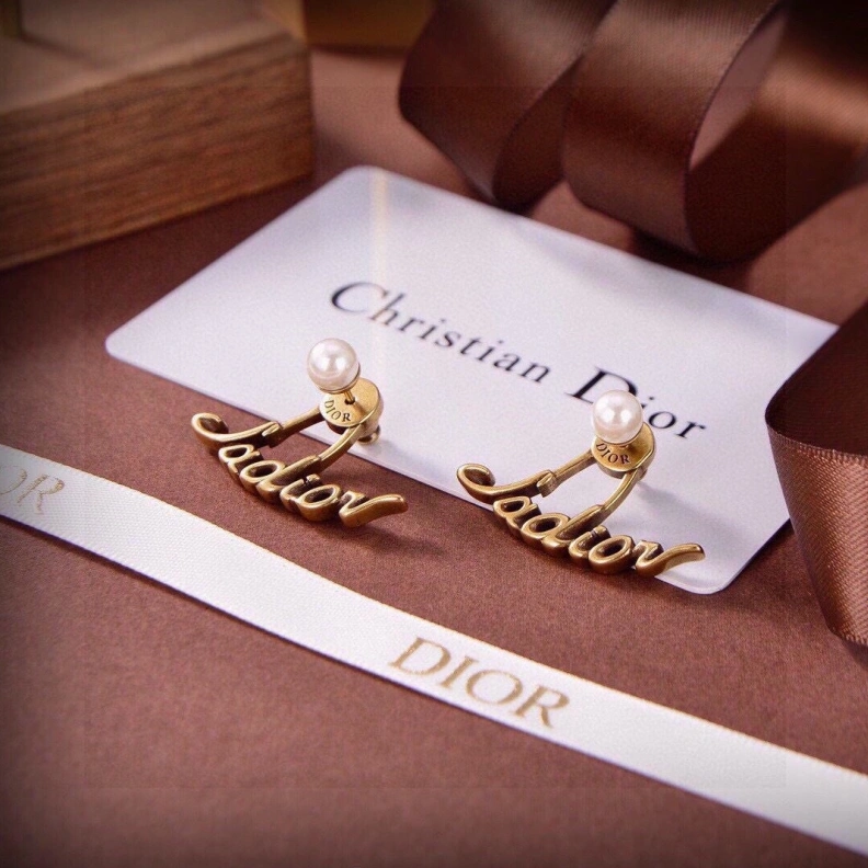 Christian Dxxr Earrings Trendsetting 293904