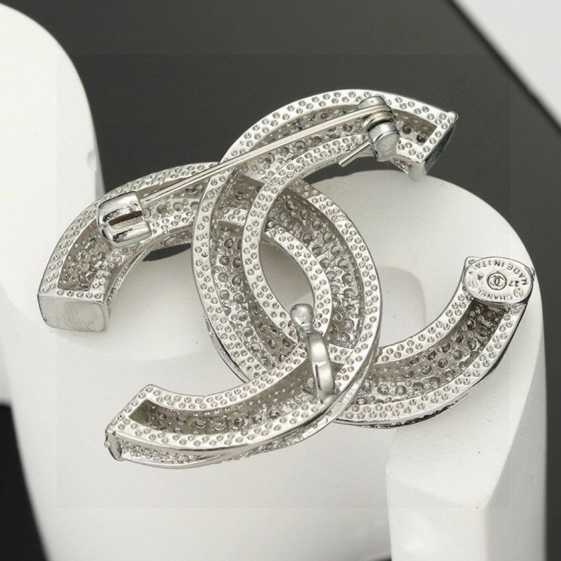 UrbanStyle Chxnxl Brooches 284640