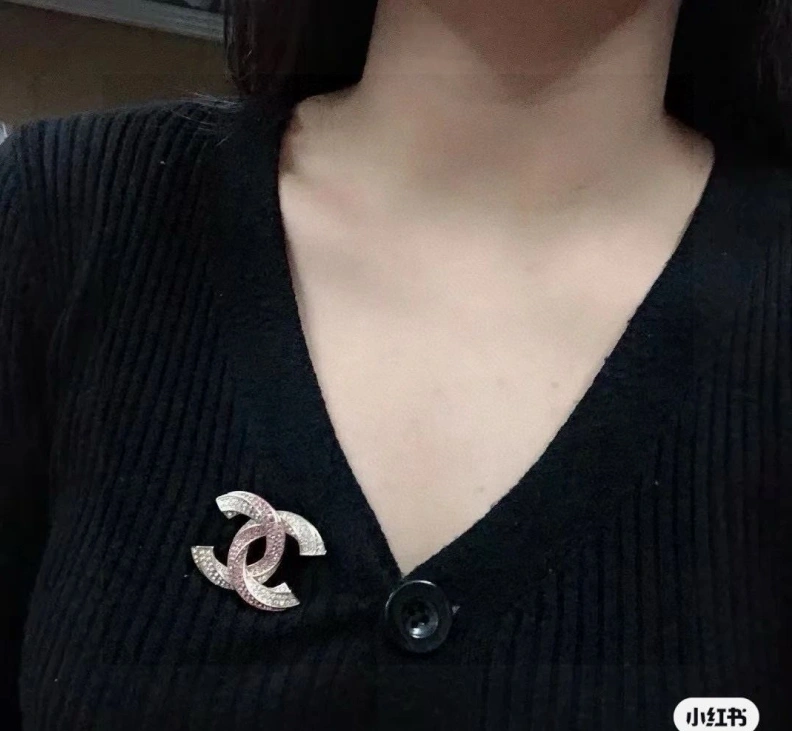 UrbanStyle Chxnxl Brooches 284640