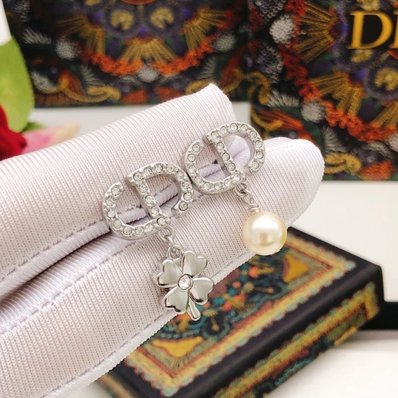 Trendsetting Christian Dxxr Earrings 293893